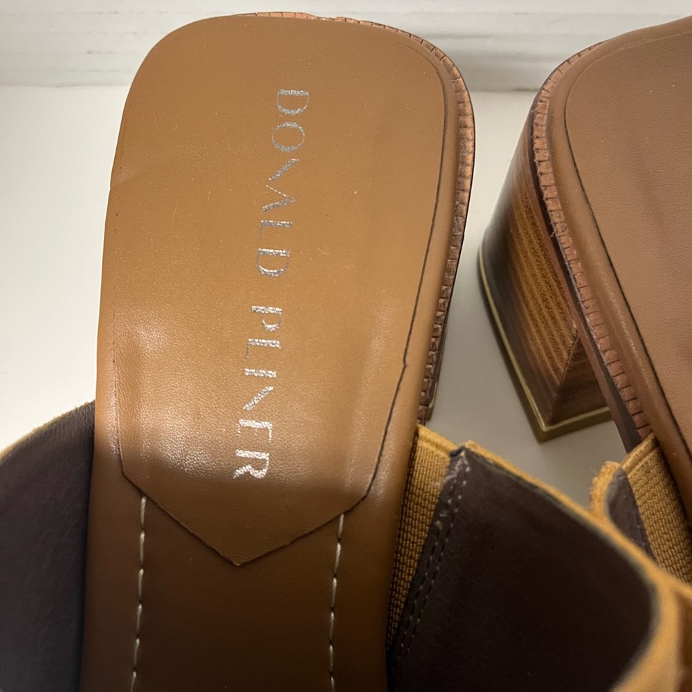 Donald J. Pliner Haze Saddle Calf Tan Suede Mule Chunky Heel Size 8 - Picture 6 of 6